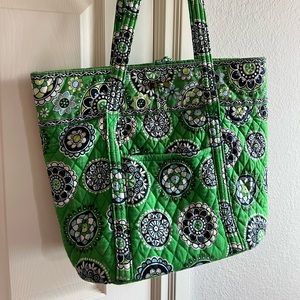 Vera Bradley large Vera tote Cupcakes Green